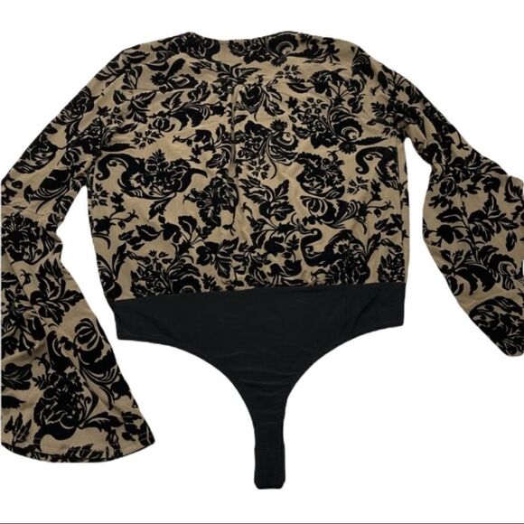 Ember Velvet Floral Lace Flare sleeve Bodysuit SMALL NWT - Picture 3 of 13